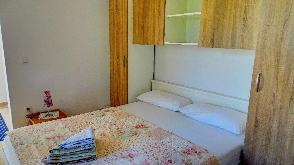 Studio Apartman I Mali Apartman Vir Eksteriør bilde
