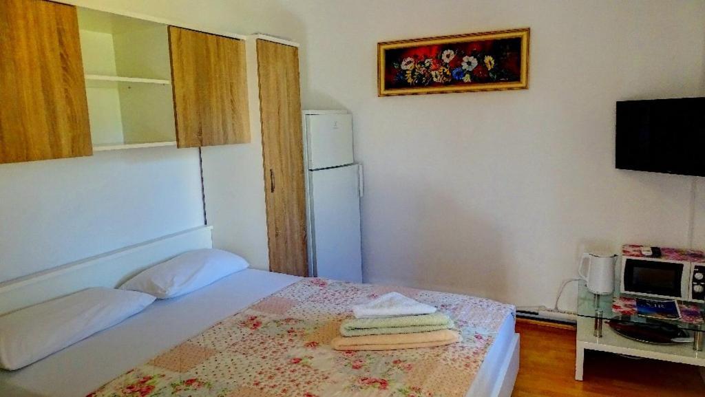 Studio Apartman I Mali Apartman Vir Eksteriør bilde