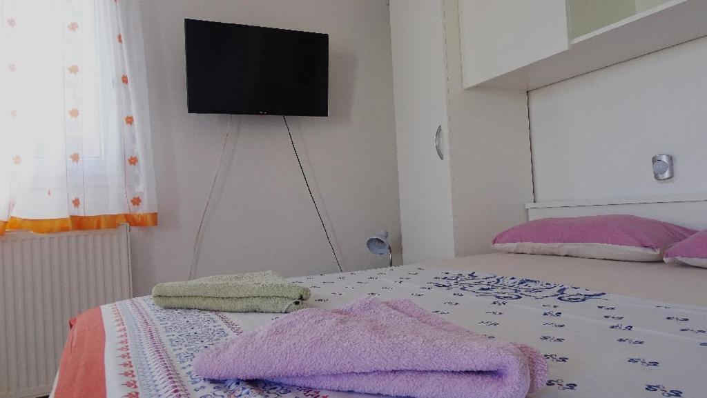 Studio Apartman I Mali Apartman Vir Eksteriør bilde