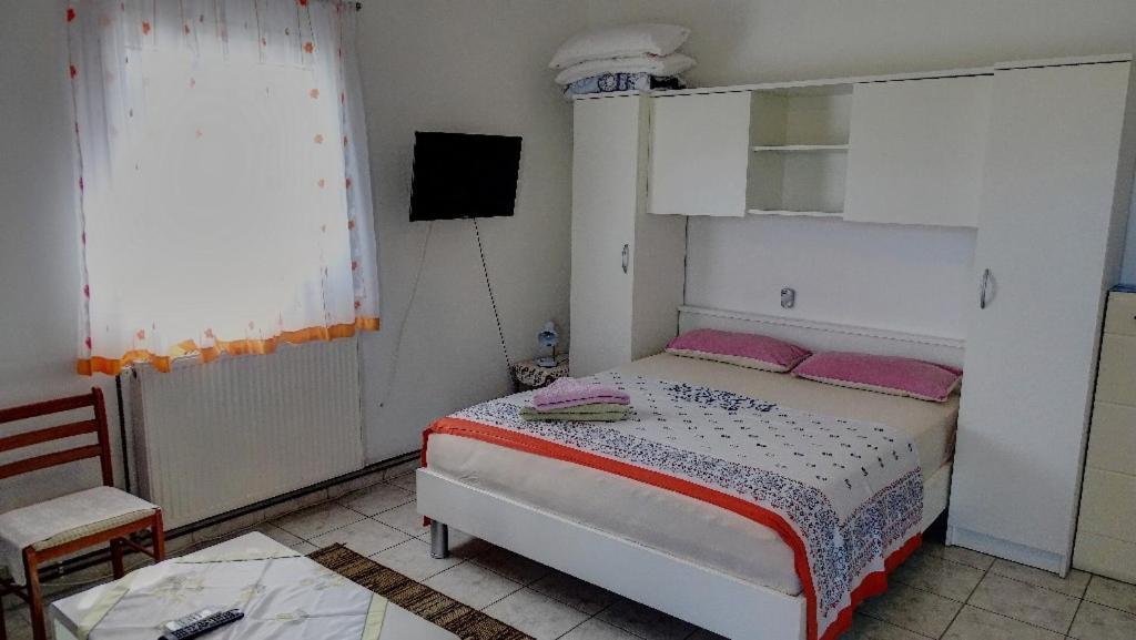 Studio Apartman I Mali Apartman Vir Eksteriør bilde